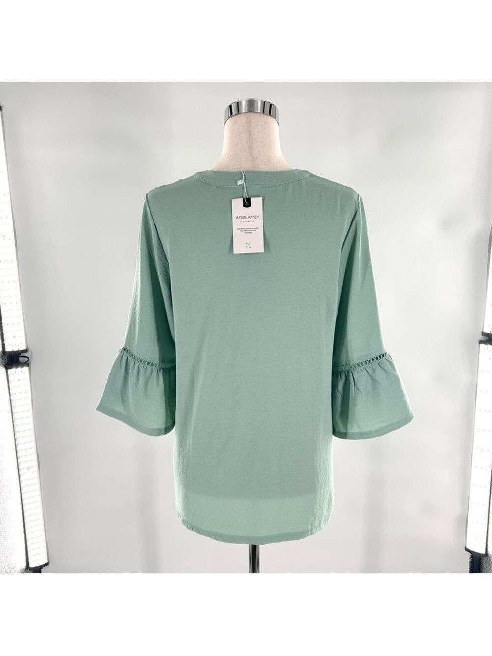 Adreamly Green V Neck Bell Sleeve Tunic Top Medium - Picture 6 of 10